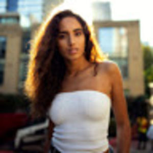 Meet your Posher, Carrie